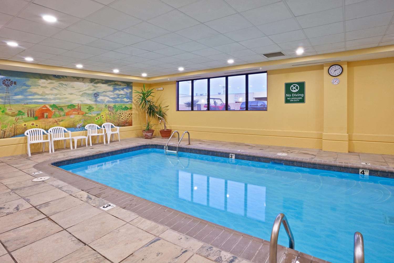 La Quinta Inn Suites Salina 33/57