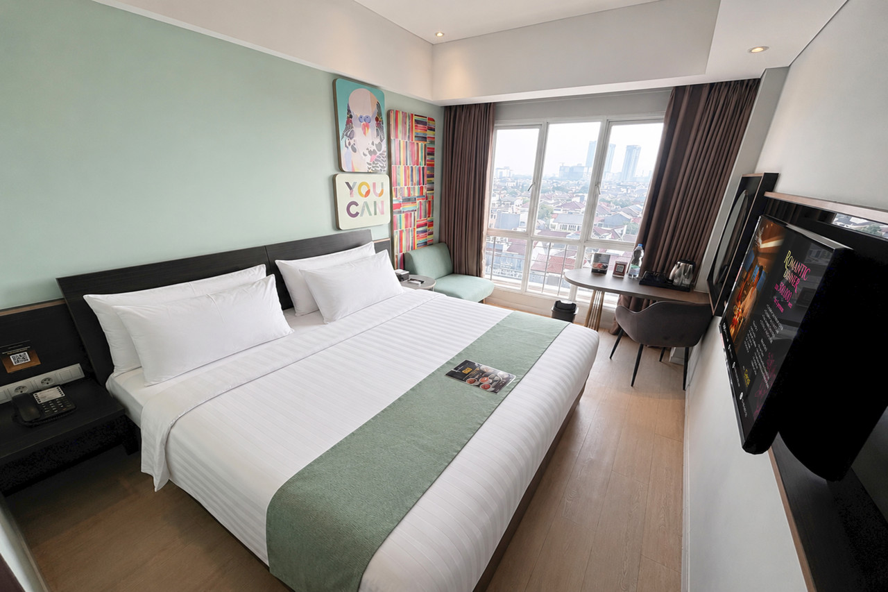 Brits Hotel Puri Indah 8/40