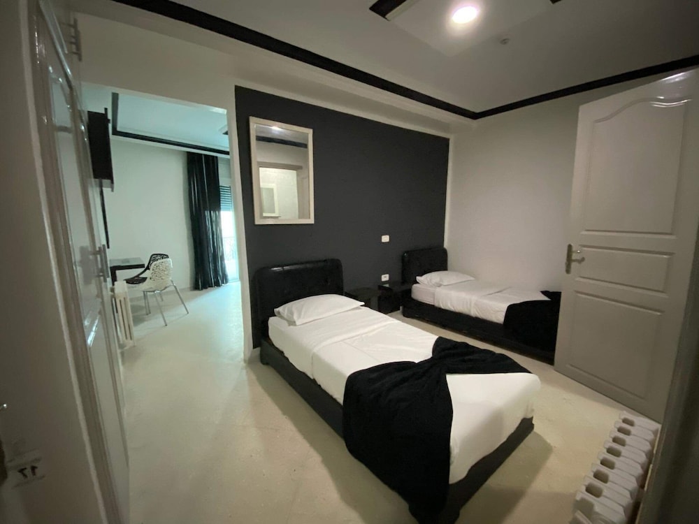 Hotel Le Calife 10/17