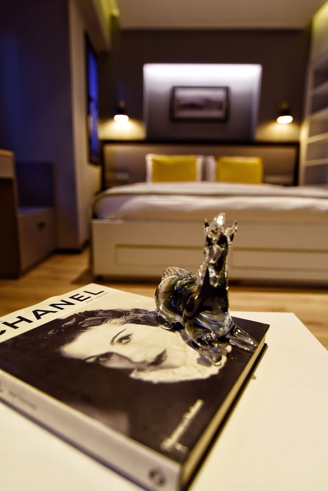 The Row Taksim Hotel 11/20