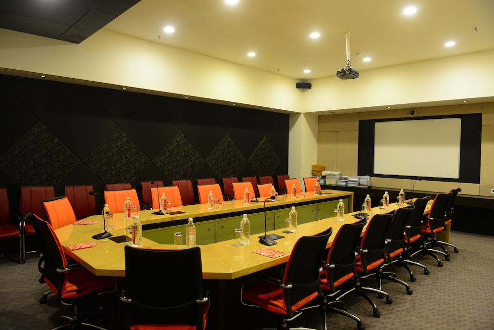 Narayani Heights Hotel and Resort 13/17