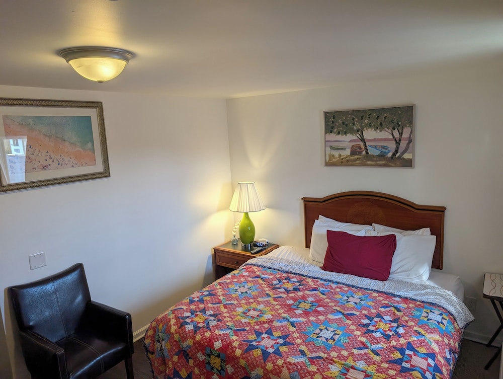 Apple Inn And Suites 12/50