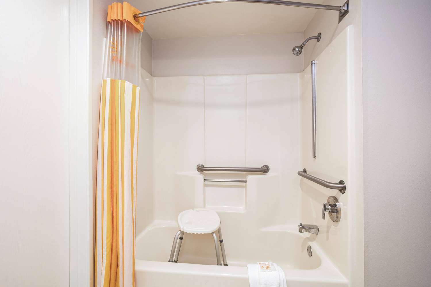 La Quinta Inn & Suites by Wyndham Atlanta Roswell 47/47