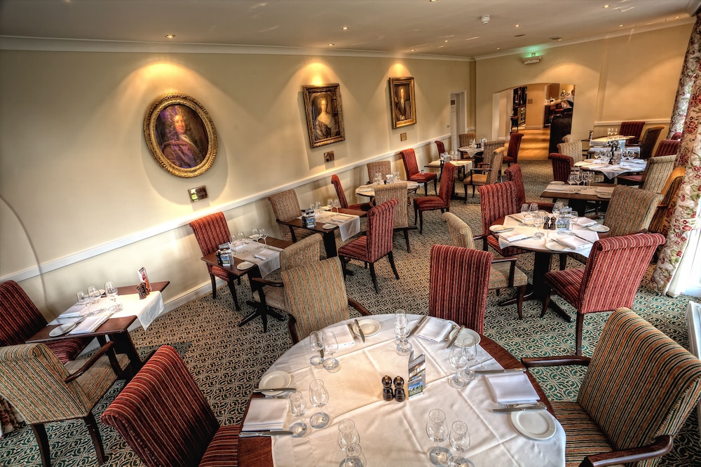 West Lodge Park Hotel 34/42