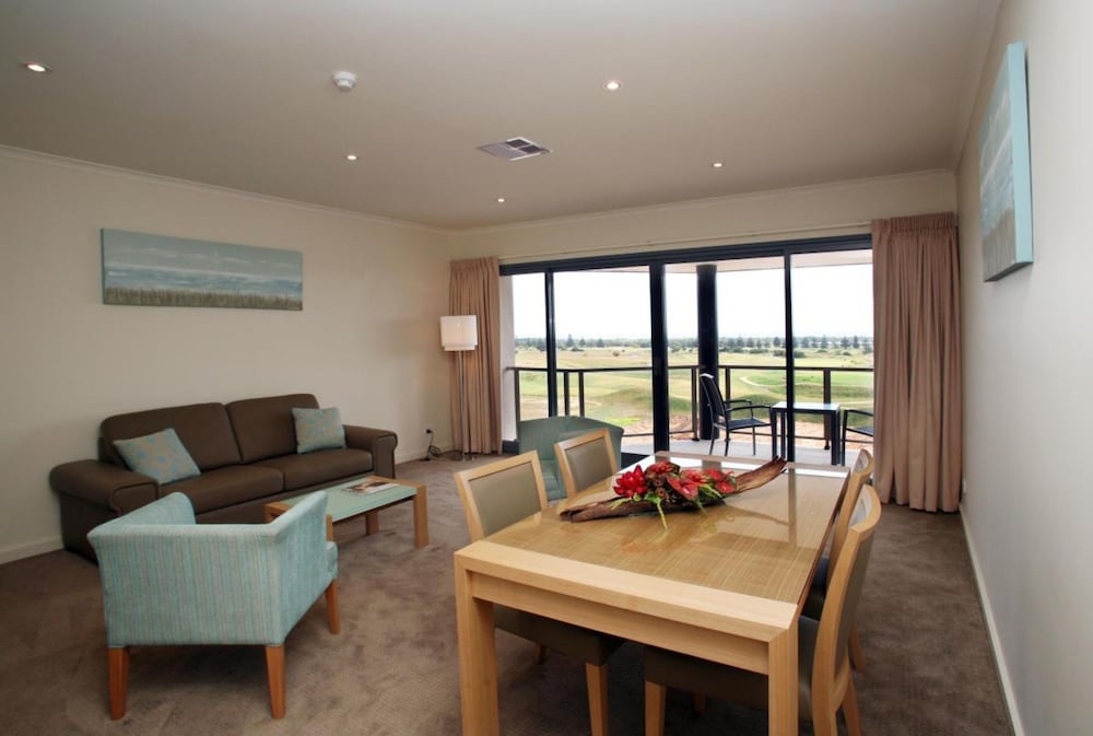 LINKS LADY BAY RESORT 37/61
