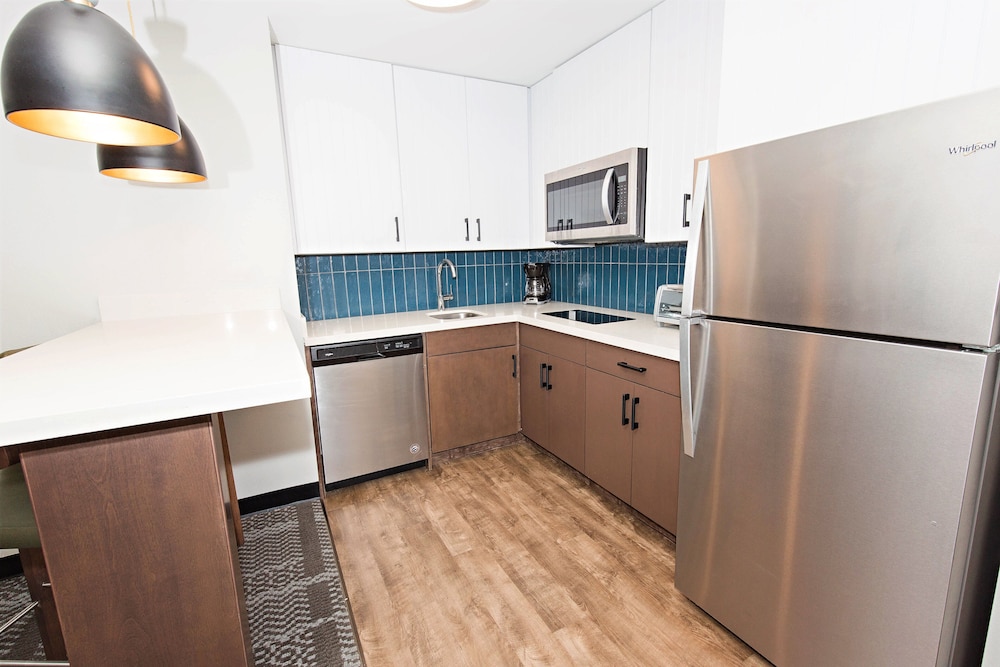 Staybridge Suites Denver North Thornton 60/67