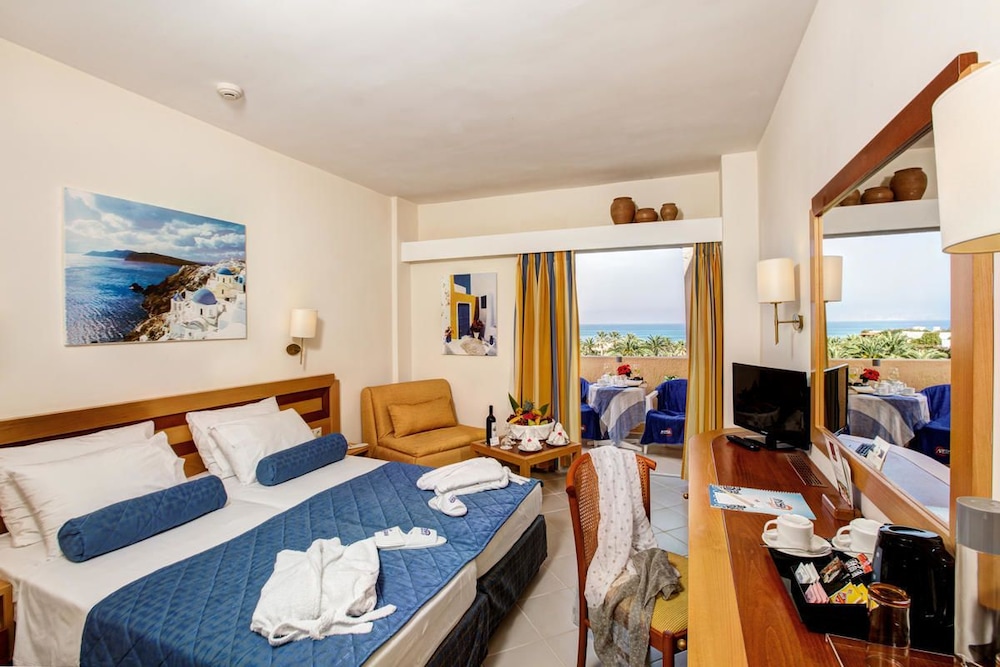 Anissa Beach and Village Hotel 38/80