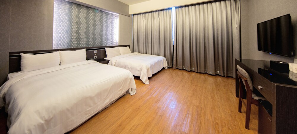Military 75 Hotel 28/70
