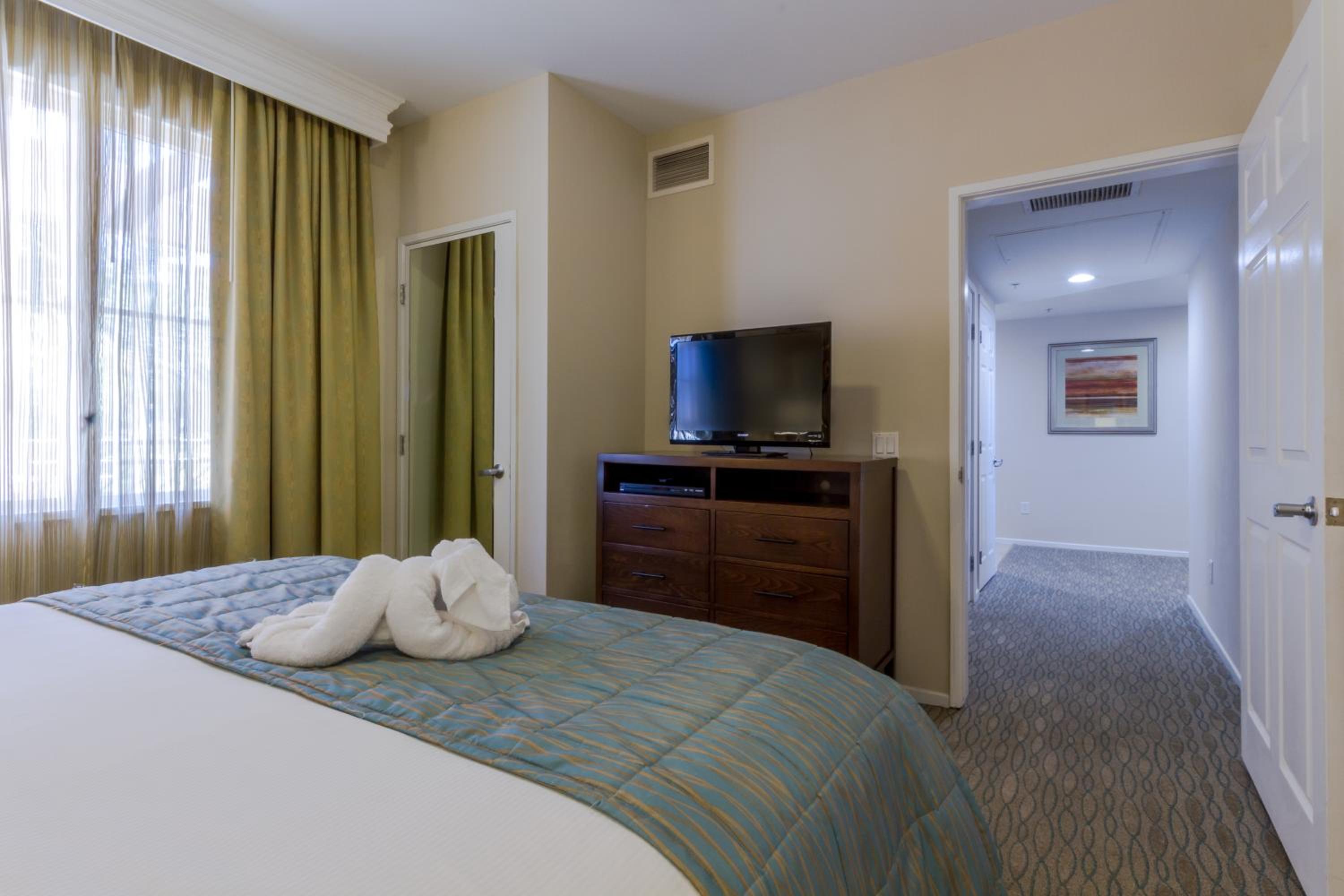 1 Bedroom, Condo, Suite