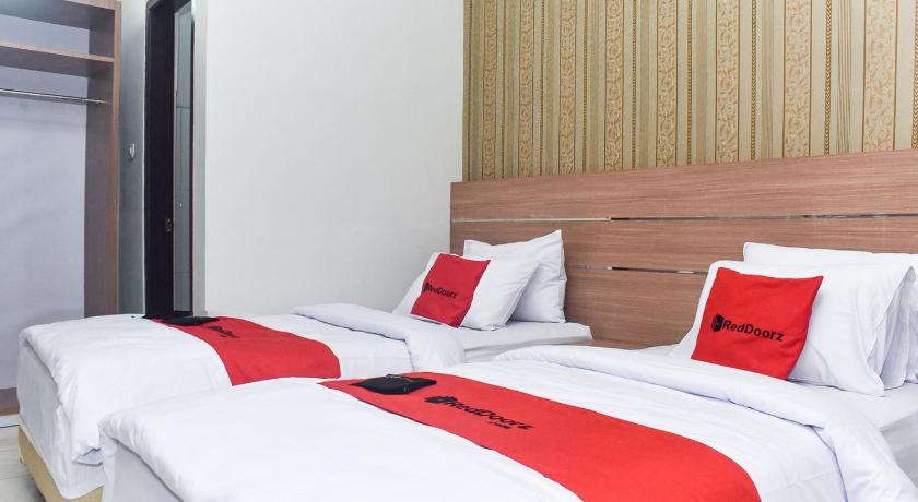 RedDoorz Plus near Malang Town Square 16/50