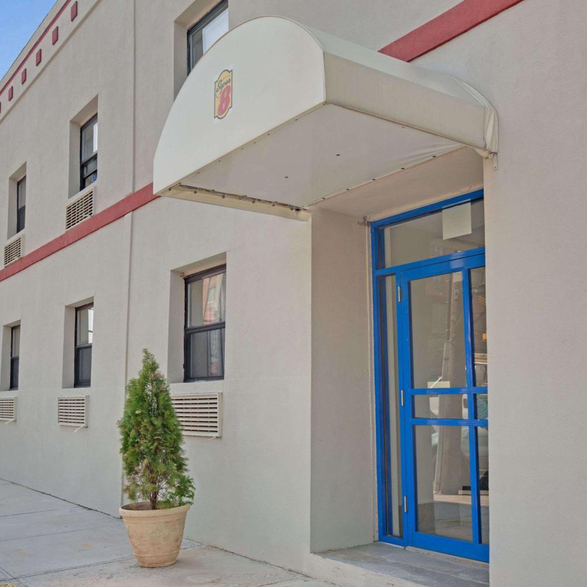 Super 8 by Wyndham Long Island City LGA Hotel 22/26
