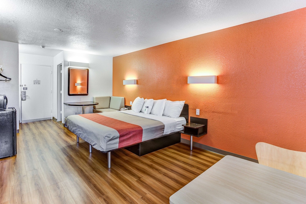 Motel6 Portland, OR - Tigard West 33/49