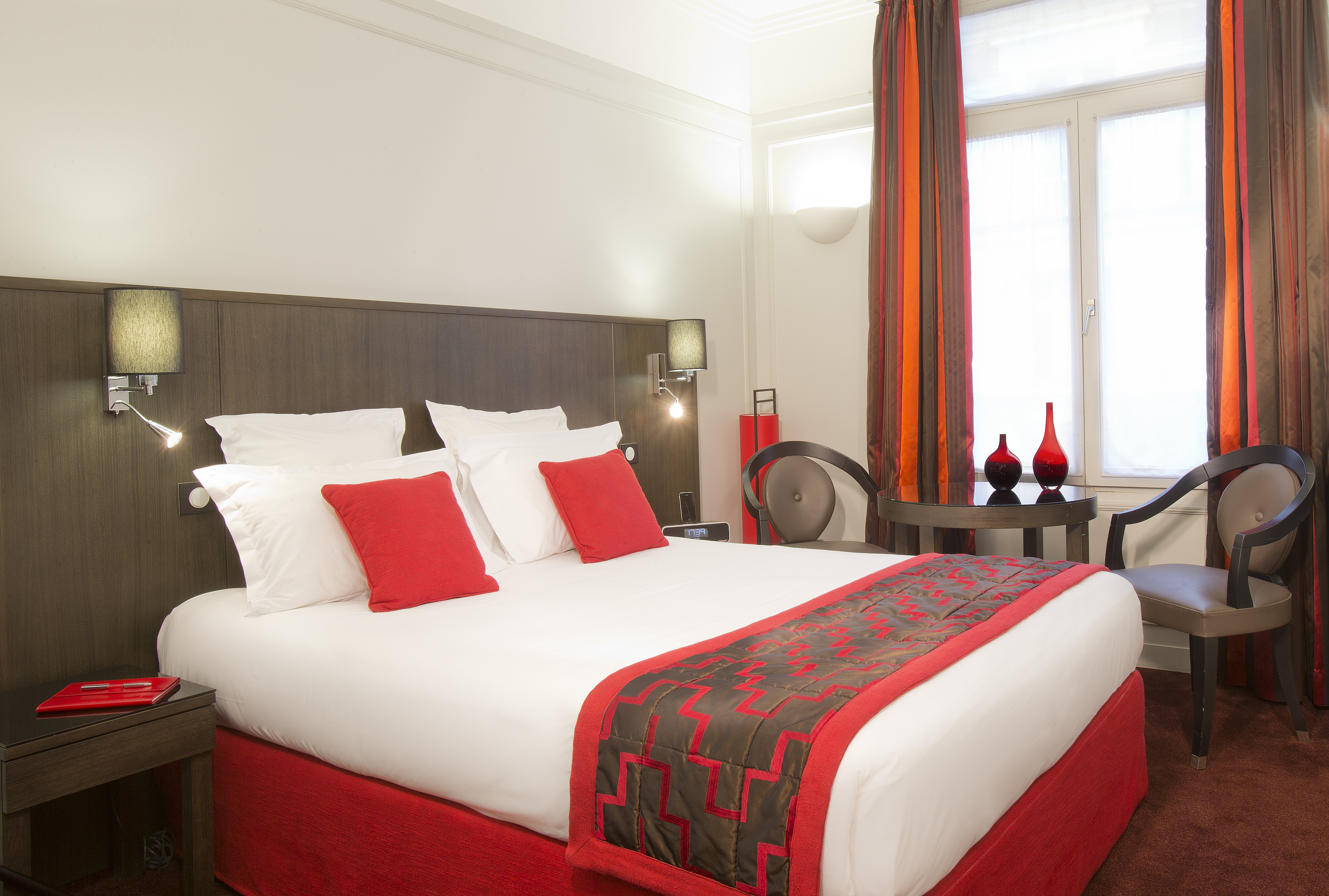 HOTEL CALIFORNIA CHAMPS ELYSEES 10/52