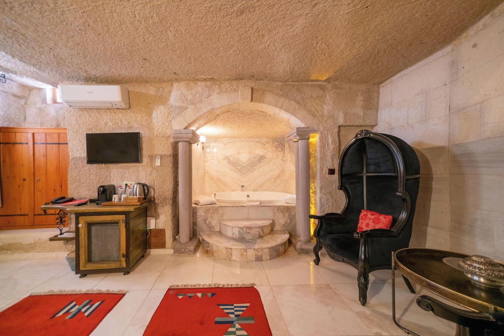 Divan Cave House 14/76