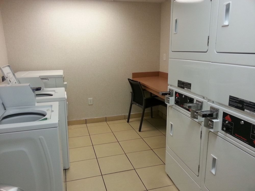 Residence Inn by Marriott Fayetteville Cross Creek 33/36