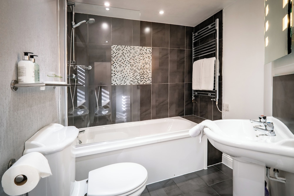 Ambleside Townhouse 58/59