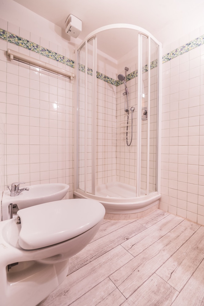 A Few Steps to The Duomo Elegant 2BD Apt 26/29