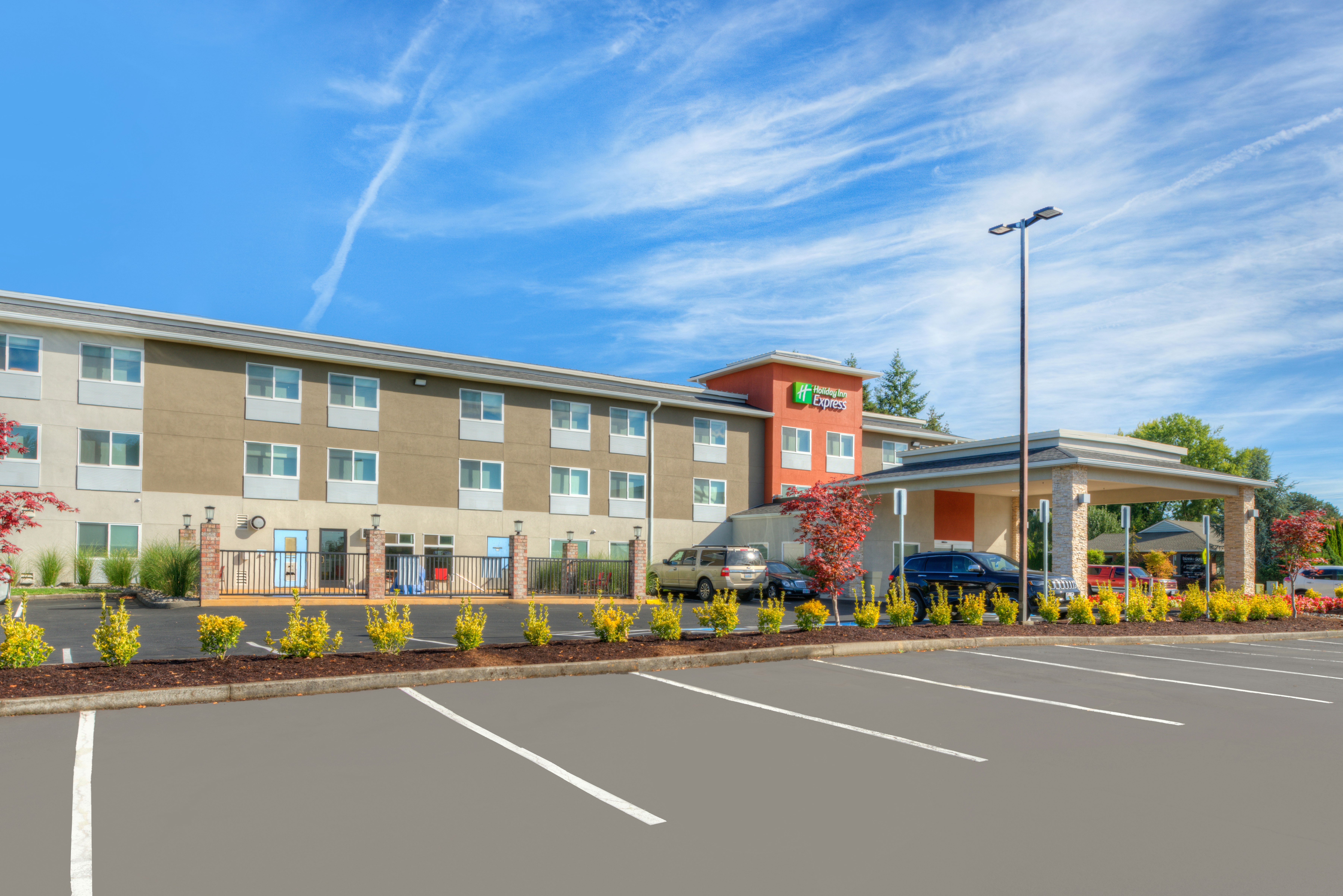HOLIDAY INN EXPRESS NEWBERG - WINE COUNTRY 58/60