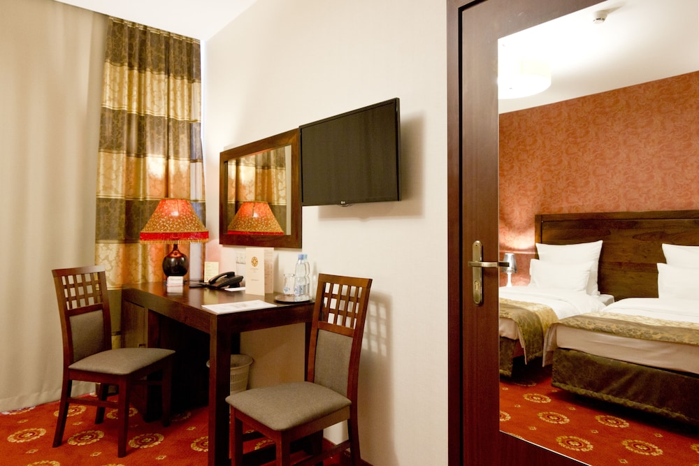 Columbus Hotel 46/50