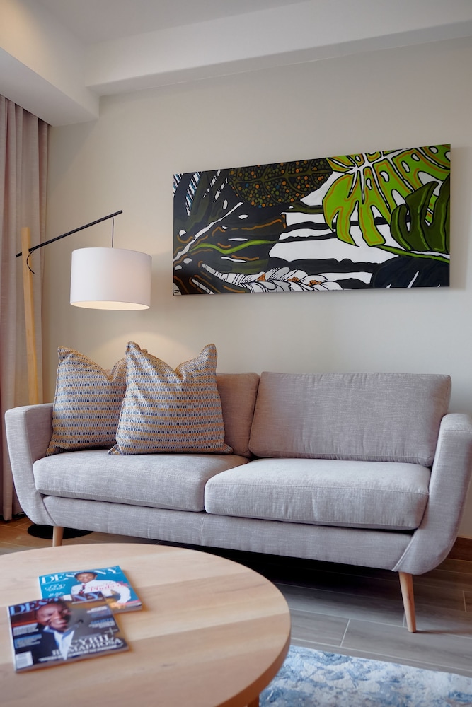The Regency Apartment Hotel Menlyn 28/40