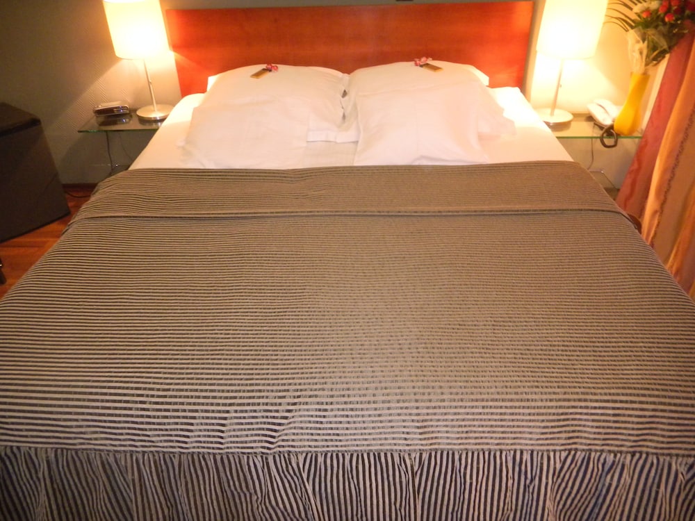 Tania Frankfurt Hotel Bucharest 24/48
