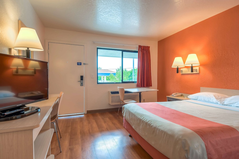 Motel6 El Monte, CA - Los Angeles 19/59