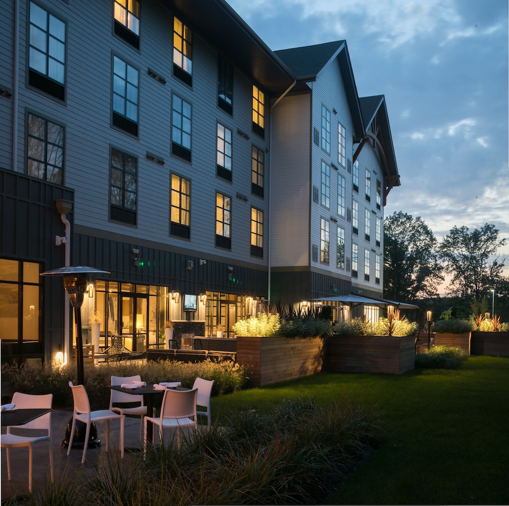 Hotel Zero Degrees Danbury 3/37