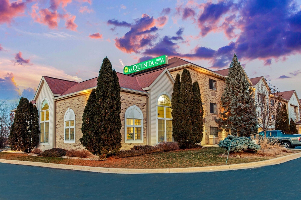 La Quinta Inn Suites By Wyndham Milwaukee Delafield 1/50