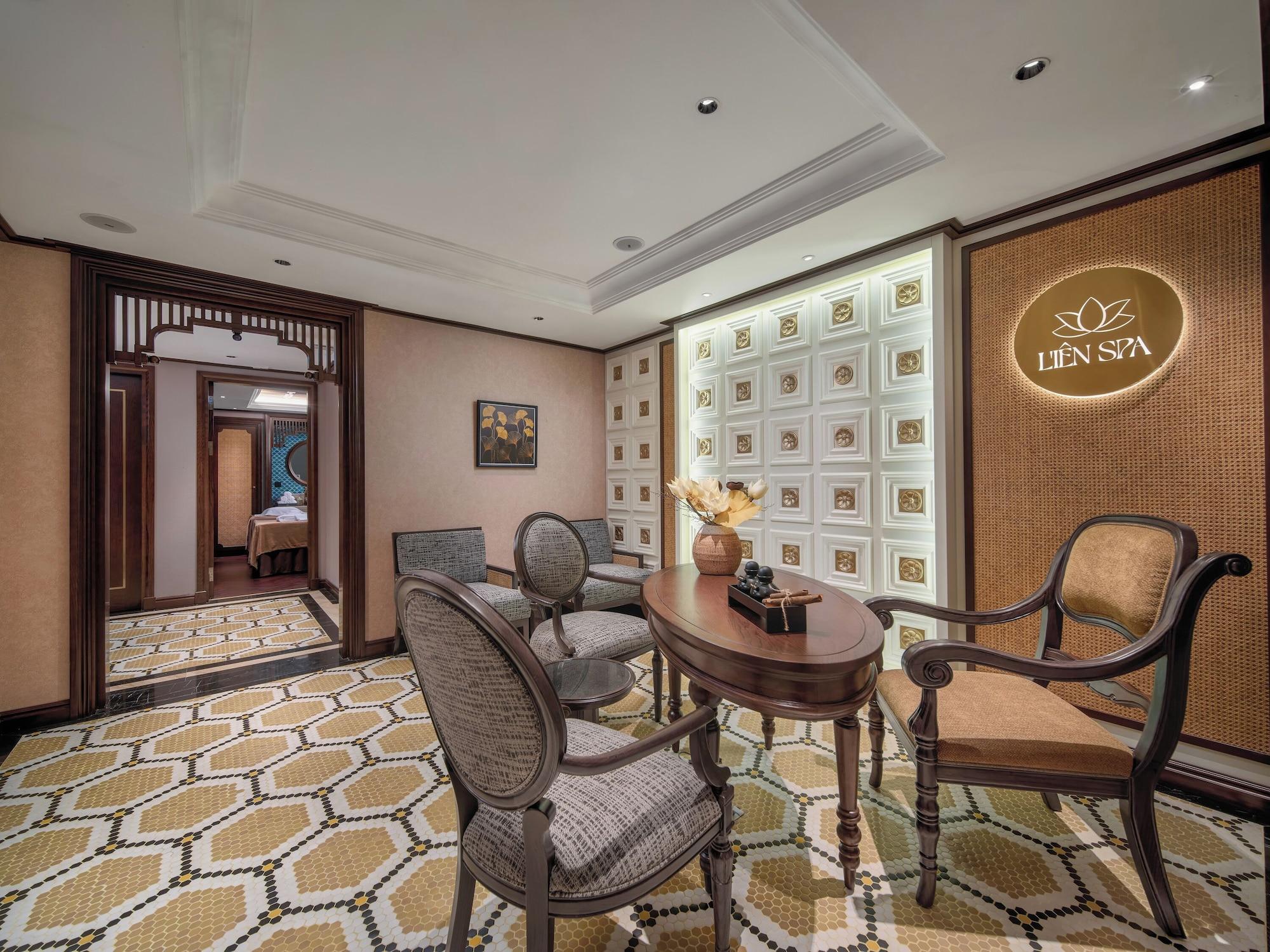Tonkin Luxury Boutique Hotel & Spa 68/90