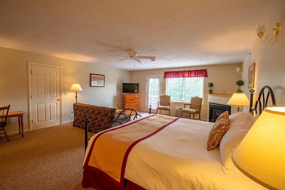 Eastern Slope Inn Resort 5/50