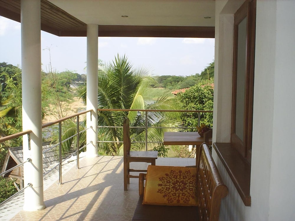 Ban Rim Nam Riverside Resort 26/32