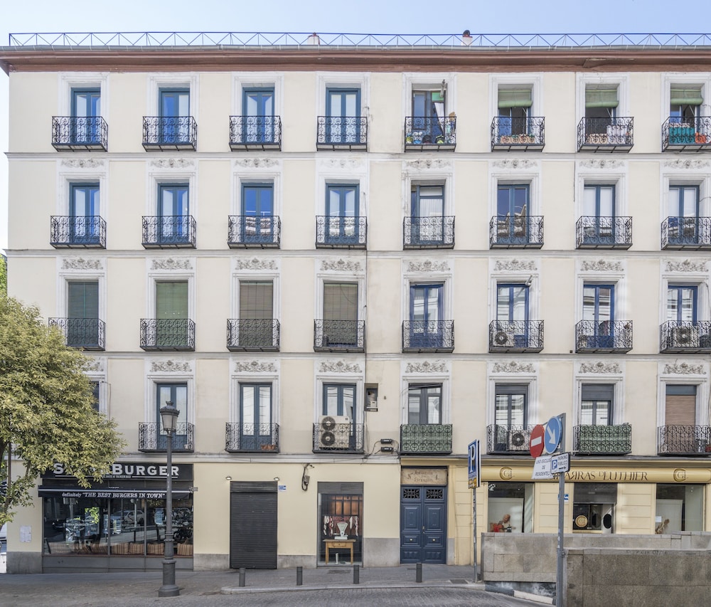 UMA Suites Atocha 2/50