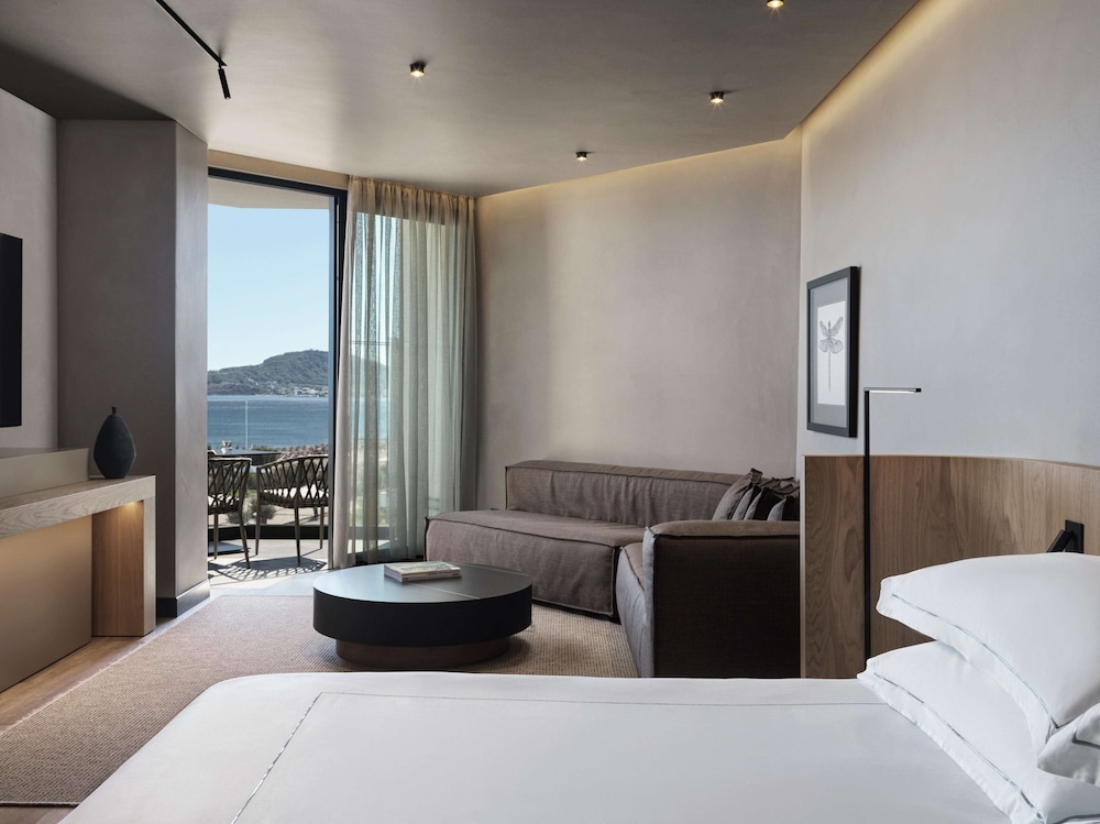 Open Plan, Suite, Double Bed, Partial Sea View