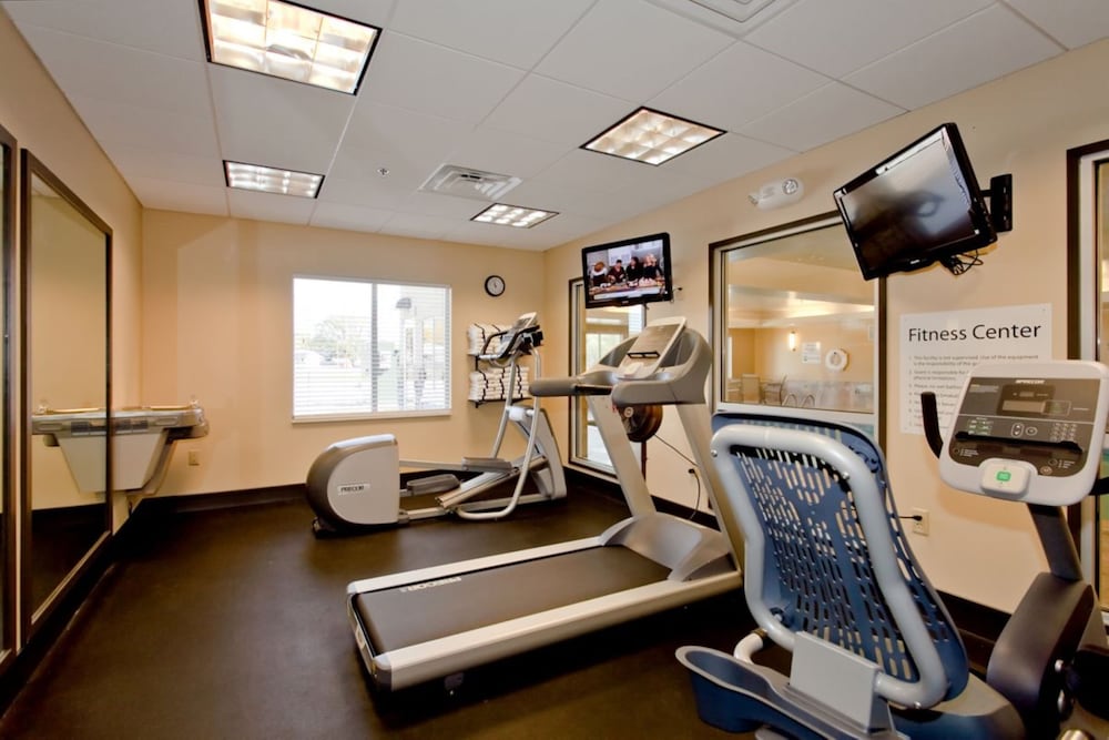 Holiday Inn Express Hotel & Suites Newton 26/42