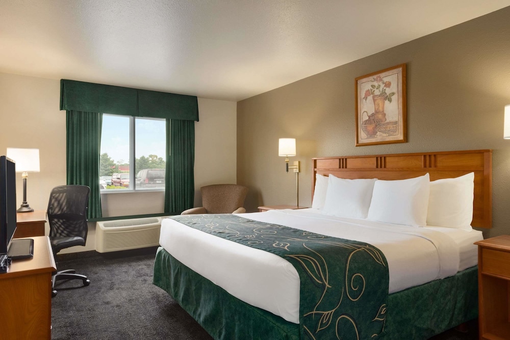 Travelodge By Wyndham Missouri Valley 13/25