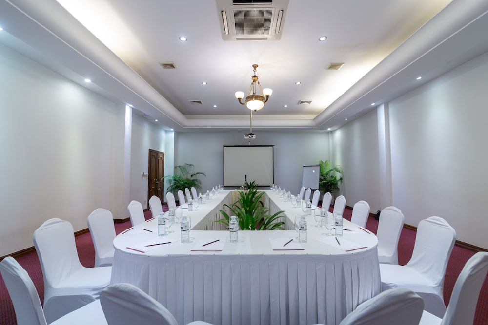 Kingdom Angkor Hotel 66/70