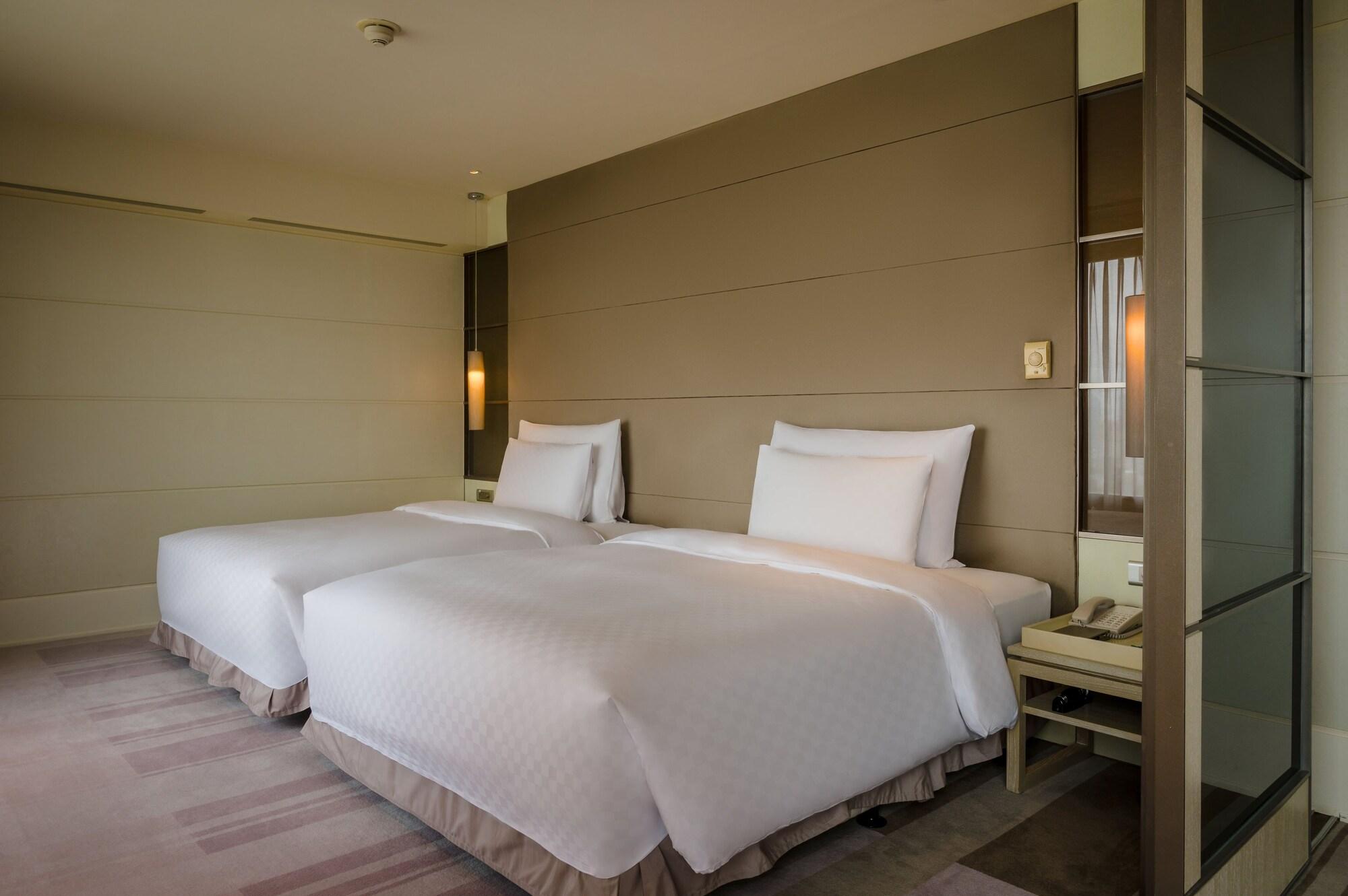 Nikko, Club, Junior Suite, Queen Bed