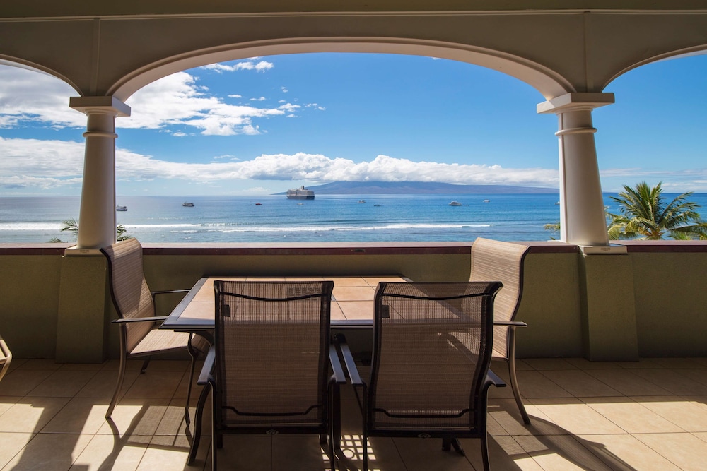 Lahaina Shores Beach Resort 5/57