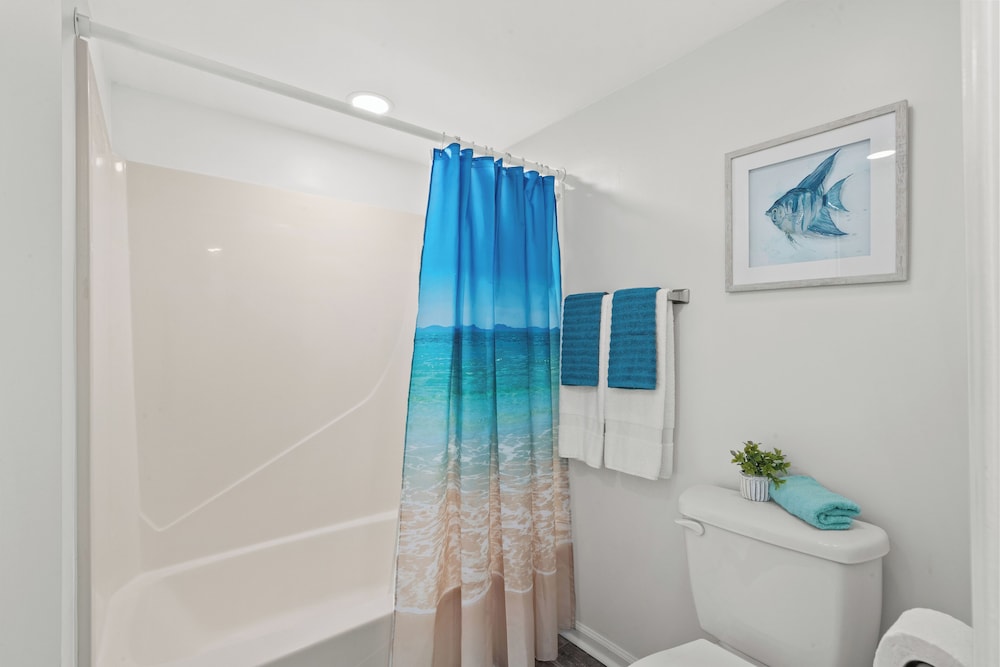 2 Bedrooms, Condo, Coastal, 2 Double Beds, King Bed, Bunk Bed, Beach Front, 2 Bathrooms, Sofa، Sandpiper Beacon Beach Resort 8/9