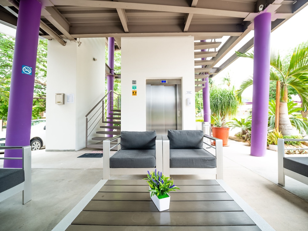 Am Hotel And Plaza 47/65
