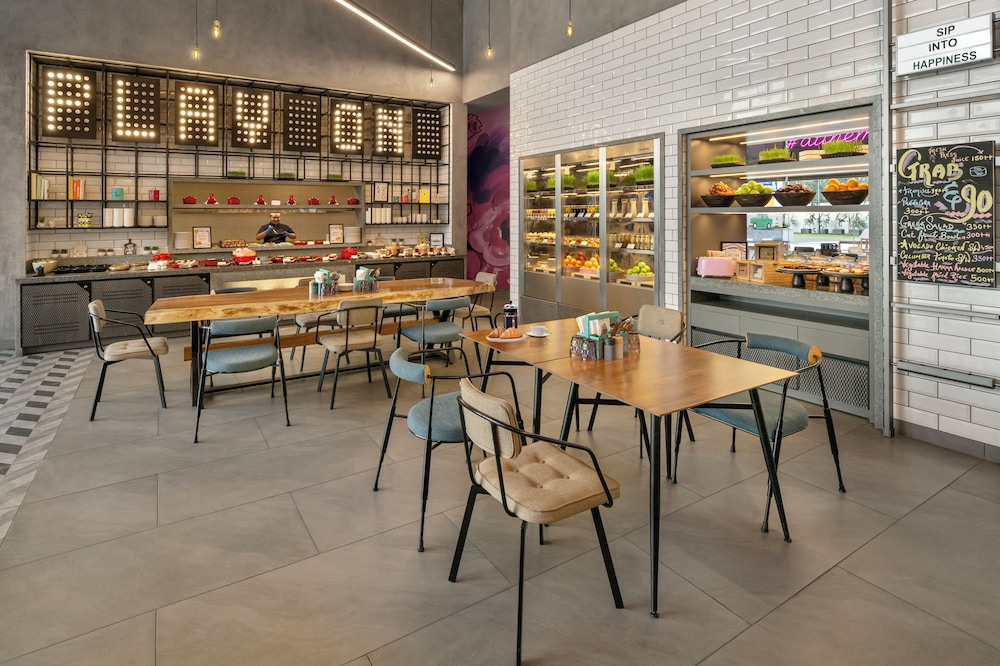 Moxy Bengaluru Airport Prestige Tech Cloud 34/49