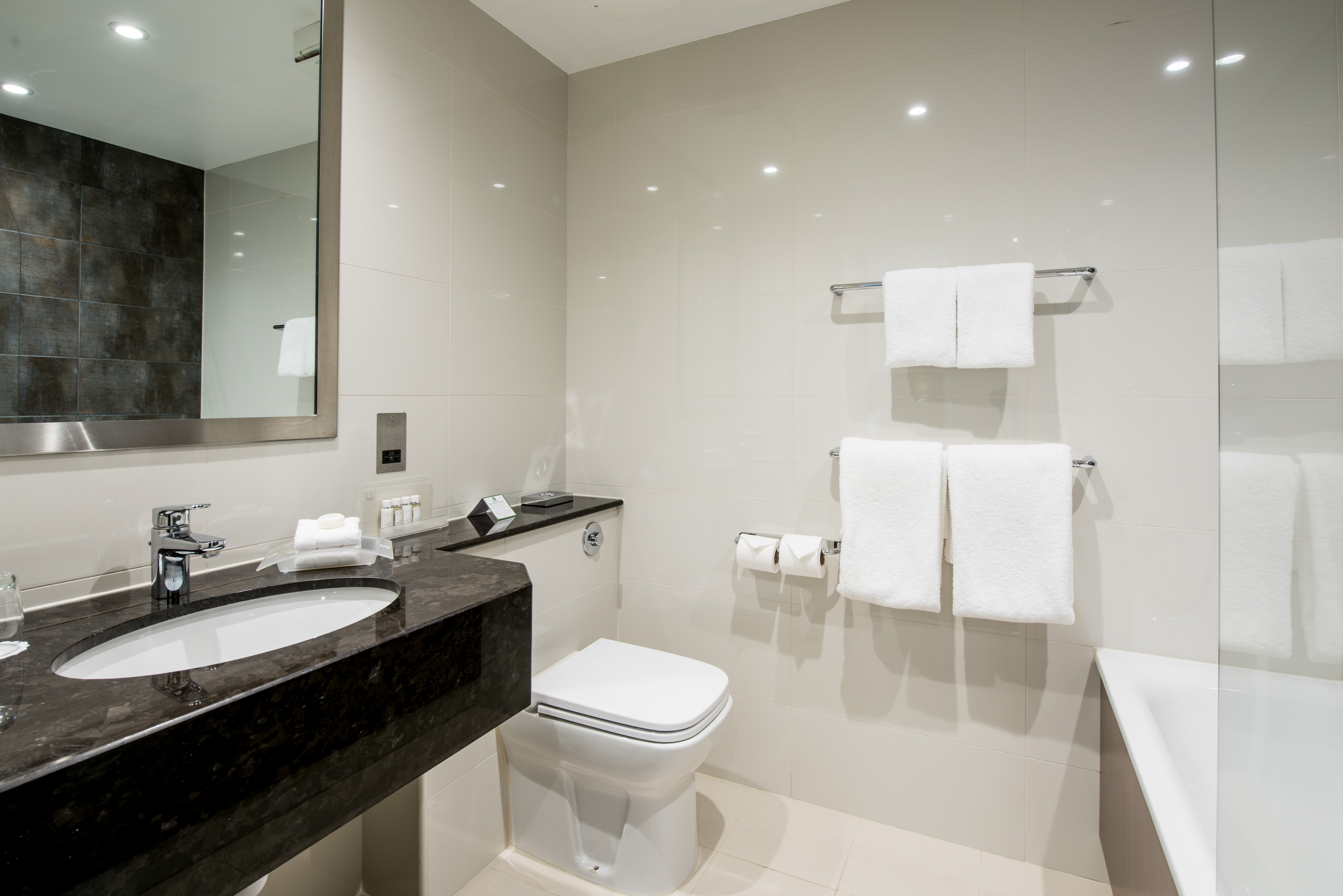 غرفة تنفيذية بسرير مزدوج، Holiday Inn London - Kensington High St. by IHG 3/6