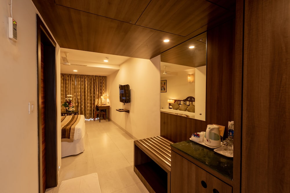 swimming pool spa