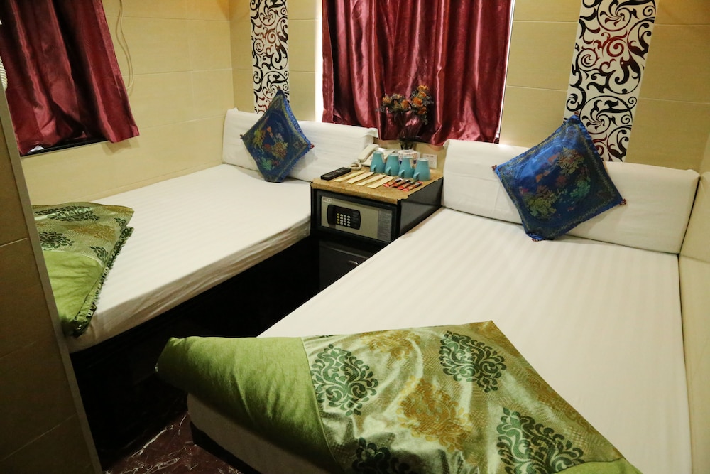 Russian Hotel 12/34