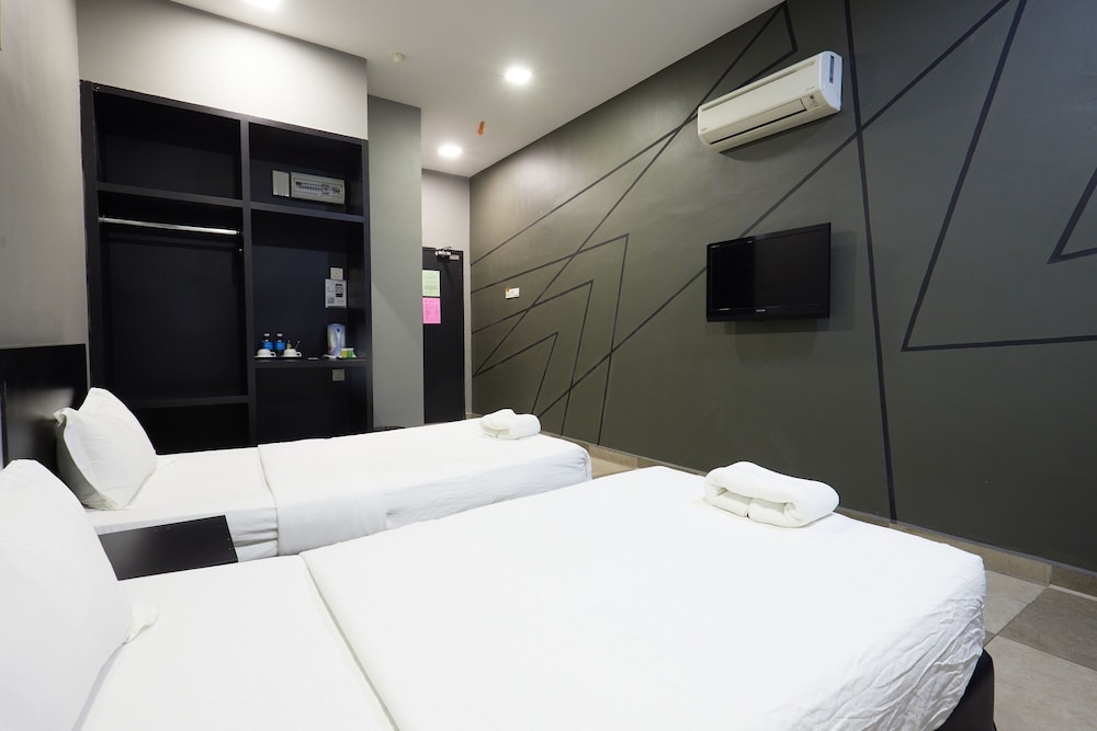 Elite Hotel Muar 18/50