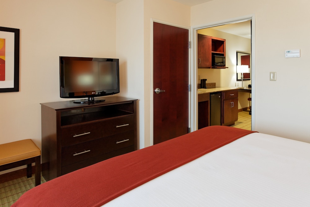 Holiday Inn Express Hotel Suites Florence Northeast 14/42