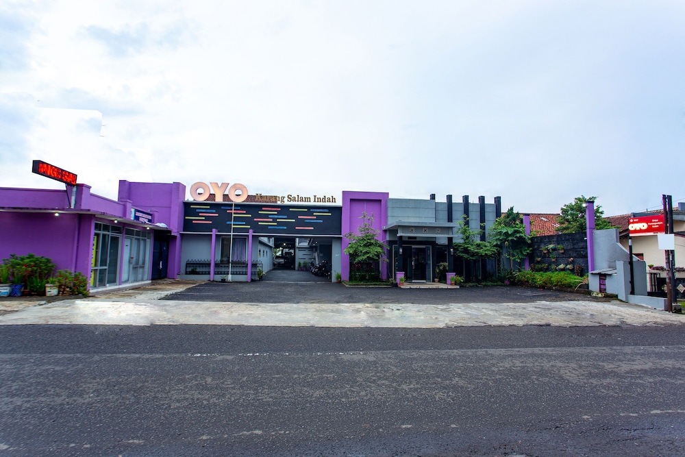 OYO 3042 Griya Karangsalam Indah 19/21