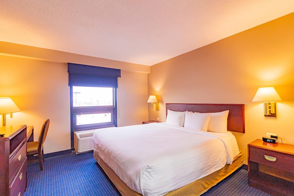 Master, Suite, King Bed, Sofa