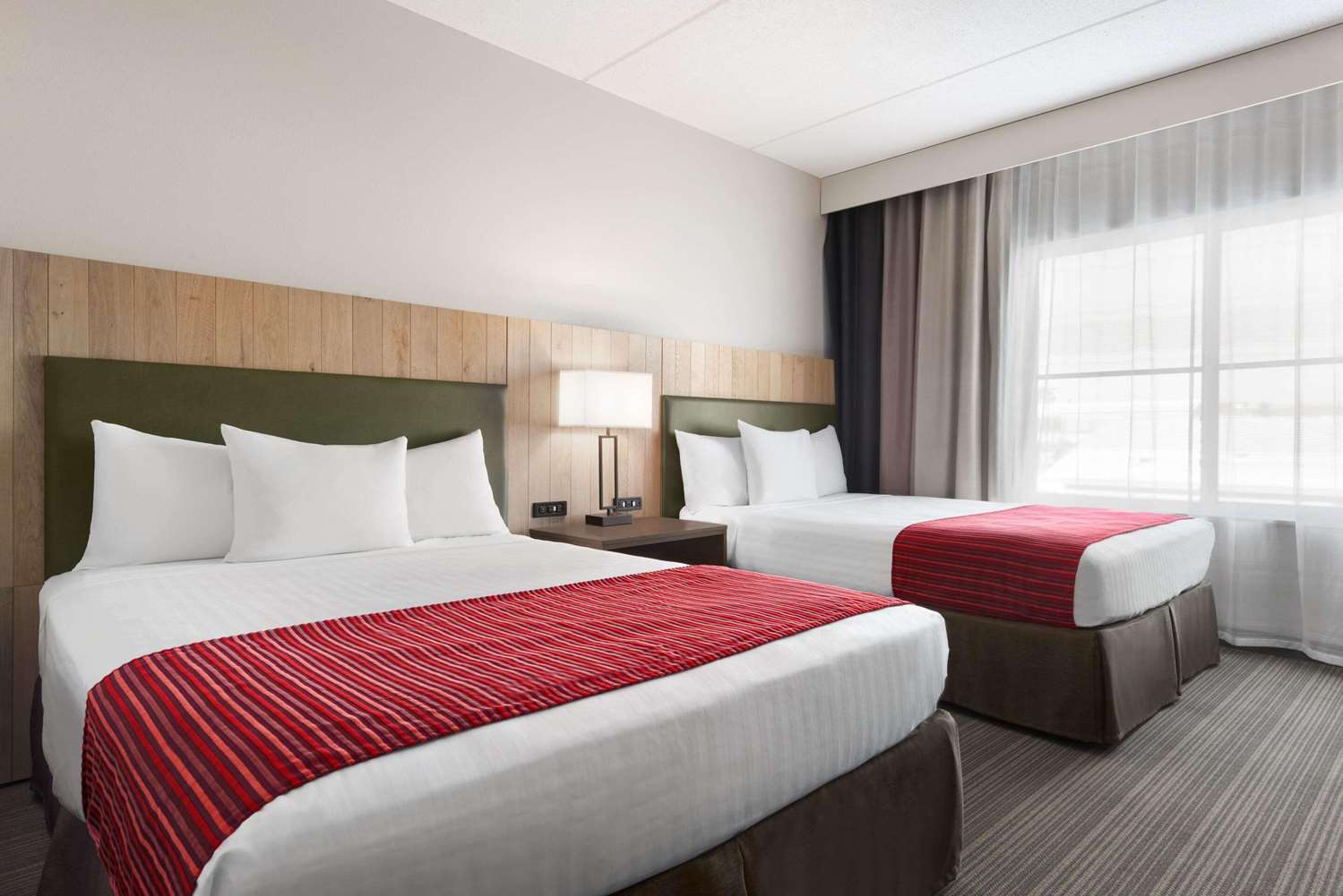 Country Inn & Suites by Radisson, Duluth North near Airport 2/34