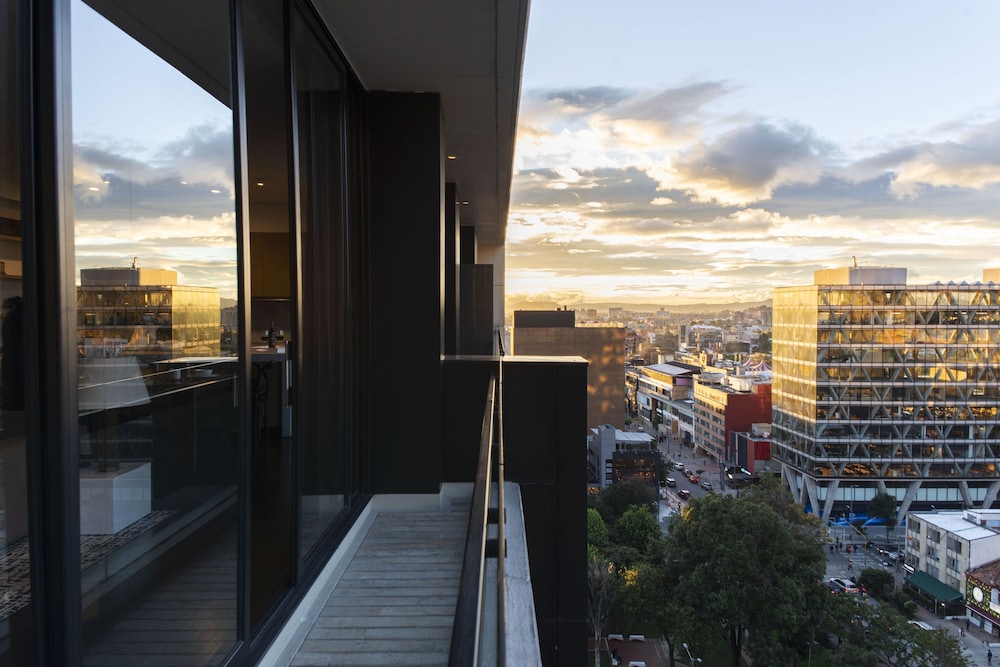 8010 Urban Living 41/46